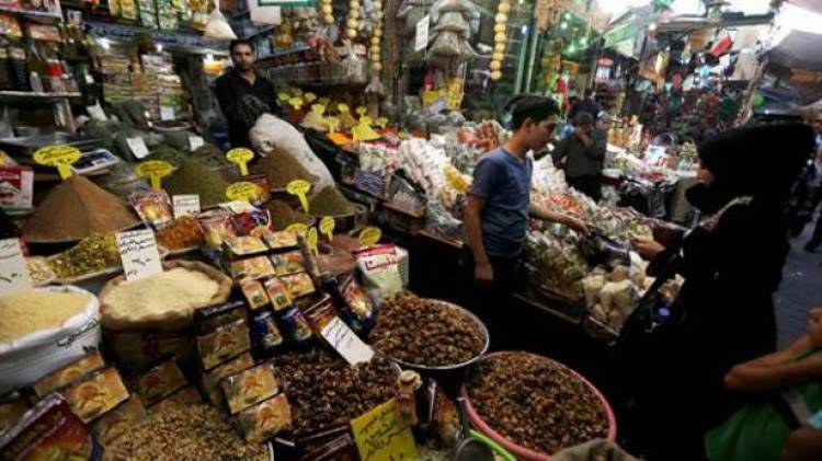 تجار جملة في دمشق يقومون برفع أسعار المواد الغذائية كل يومين!