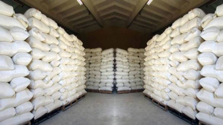 التجارة الخارجية تعلن عن مناقصة لاستيراد 85 ألف طن سكر 
