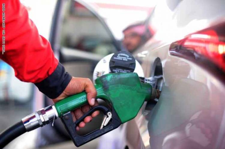 مدير في "النفط": زيادة مخصصات البنزين  لكافة المحطات وخاصة بدمشق وتراجع الازدحام بدءاً من صباح اليوم 