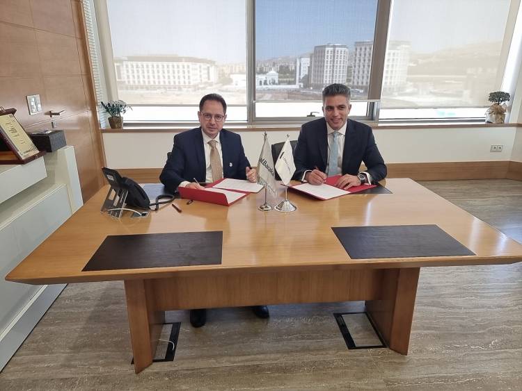 توقيع اتفاقية تعاون بين بنك البركة سورية وشركة ألفا كابيتال للخدمات المالية